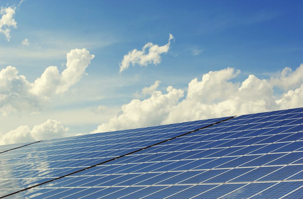 photovoltaic g658d36e4c 1920 1024x674 - Photovoltaik im Alltag: Tipps und Tricks vom SOLARZENTRUM SCHWABEN für eine nachhaltige Lebensweise