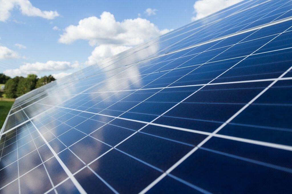 photovoltaic g8f2d13db9 1280 1024x682 - Memmingen im Zeichen der Sonne: Das SOLARZENTRUM SCHWABEN für nachhaltige Energie